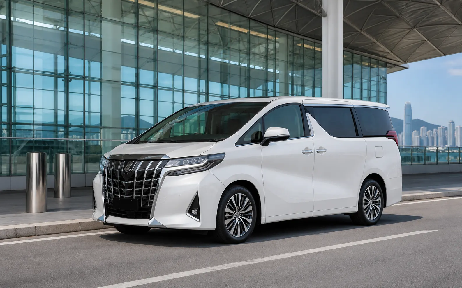 Range Rover-class luxury airport SUV